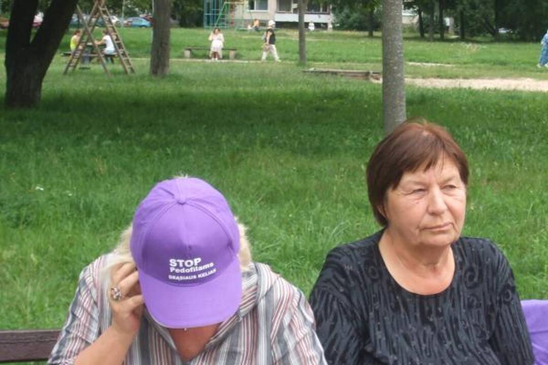 Atvykusi į teismą, N.Venckienė aplankė ir badautojus