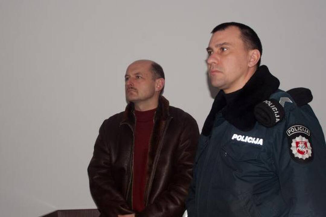 Kyšį paėmęs buvęs SAM viceministras paleistas teismo salėje (papildyta)