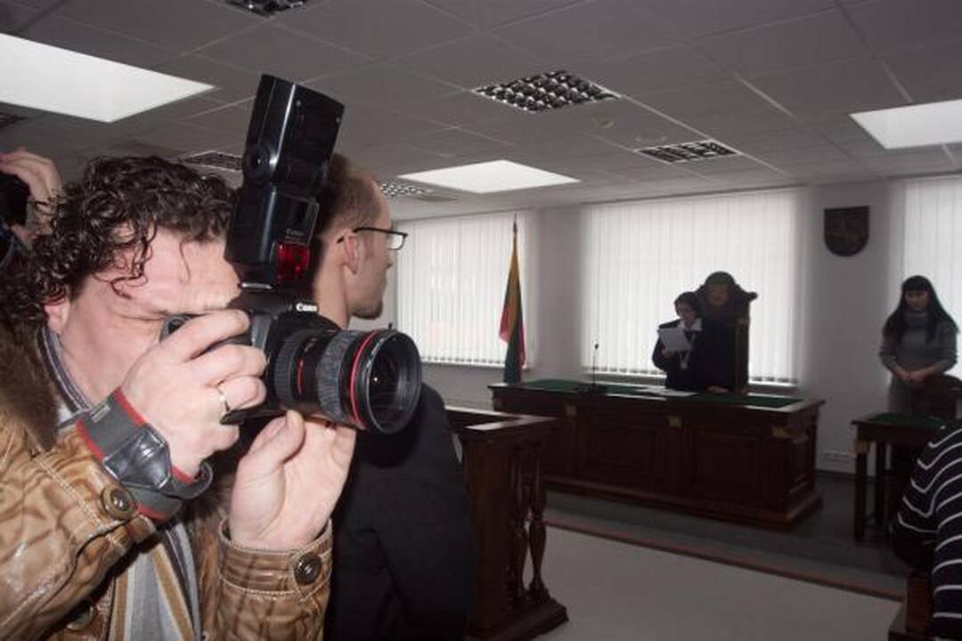 Kyšį paėmęs buvęs SAM viceministras paleistas teismo salėje (papildyta)