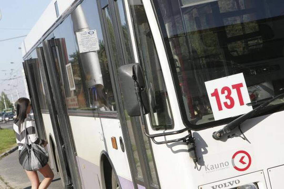 Kaune vėl streikavo dalis troleibusų vairuotojų 