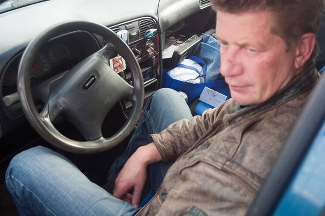 Girtas vairuotojas Žirmūnuose sudaužė tris automobilius