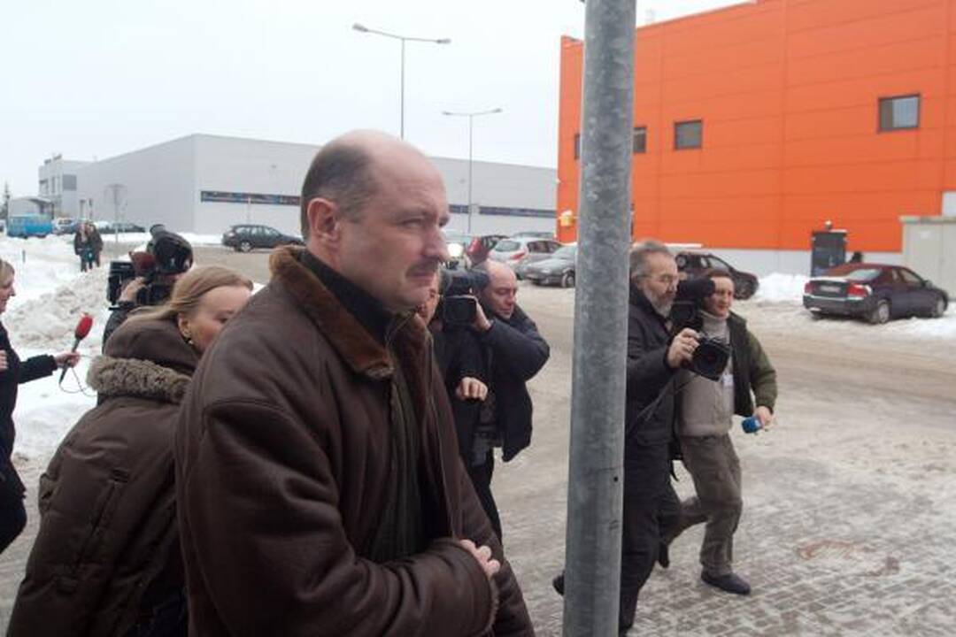 Kyšį paėmęs buvęs SAM viceministras paleistas teismo salėje (papildyta)