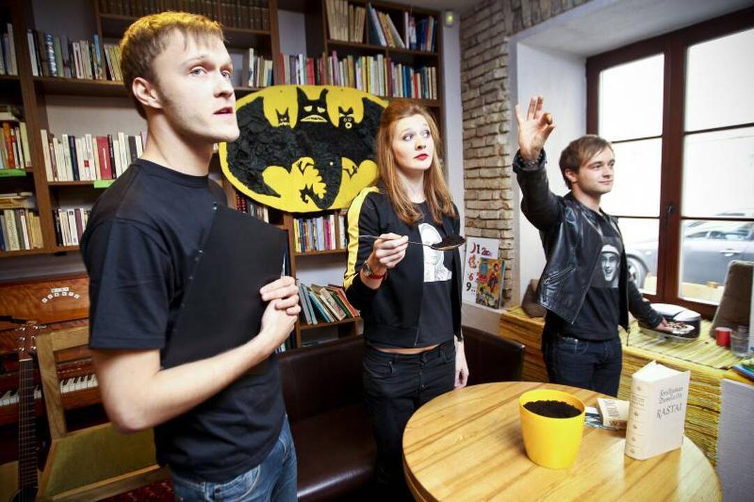 „Liūdni slibinai“ spalvingai pristatė savo naują albumą
