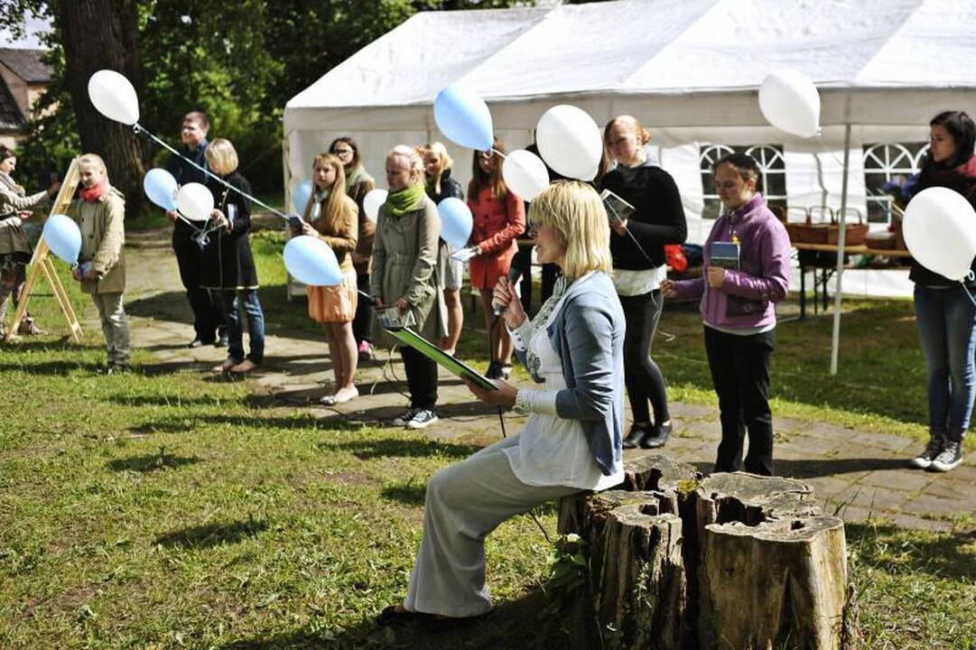 Jaunos autorės knygą pristatė romantiškoje aplinkoje 
