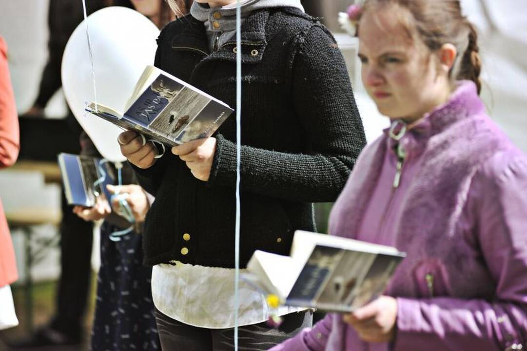 Jaunos autorės knygą pristatė romantiškoje aplinkoje 