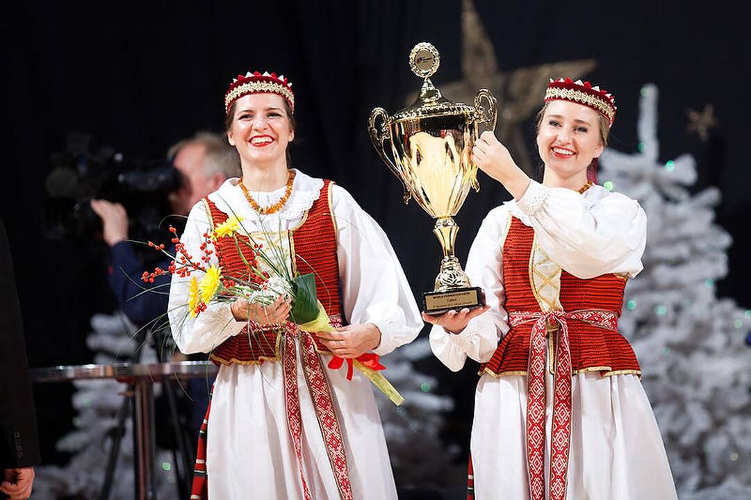 Pasaulio šokių čempionate triumfavo „Žuvėdra“