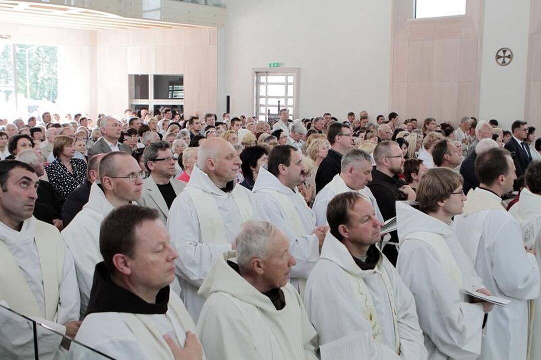 Klaipėdoje vyskupas pašventino onkologijos centro bažnyčią