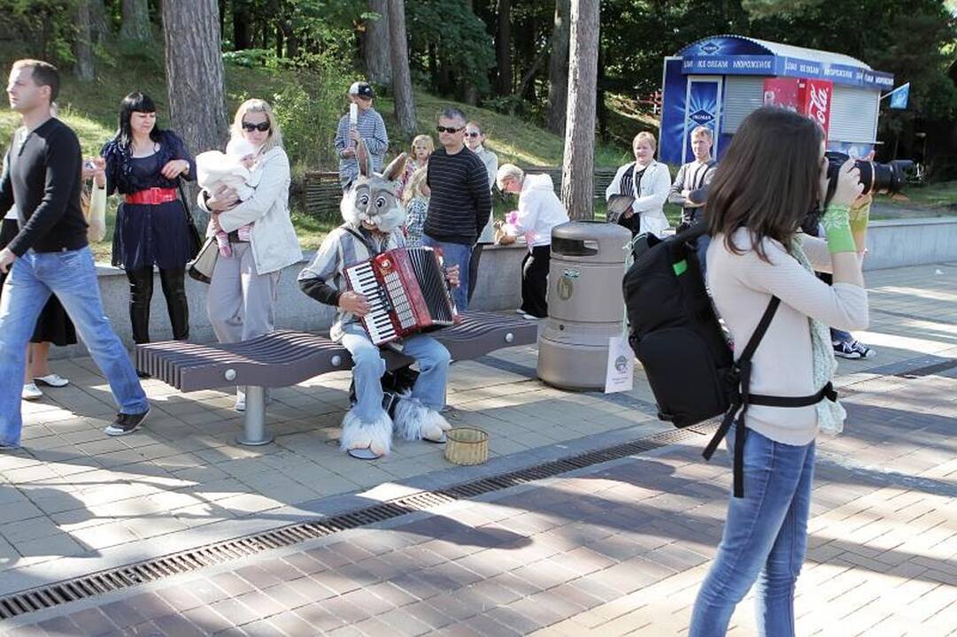 Tūkstančio stalų šventėje poilsiautojų antplūdžio nesulaukta