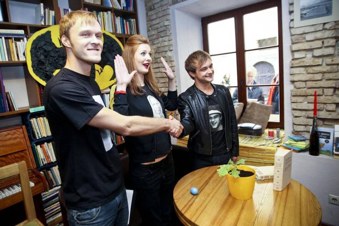 „Liūdni slibinai“ spalvingai pristatė savo naują albumą