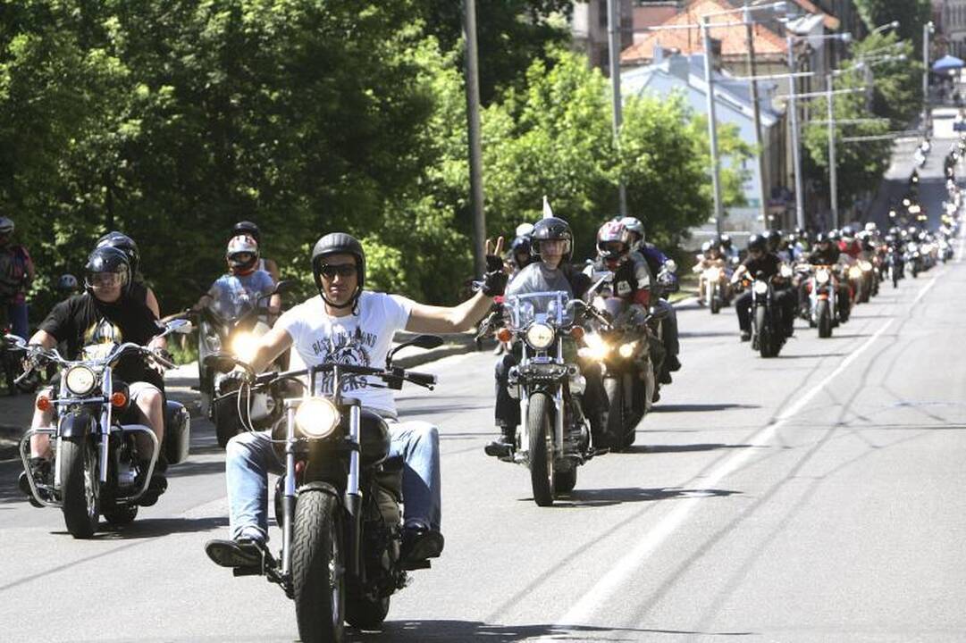 Kauną sudrebino baikerių šventė