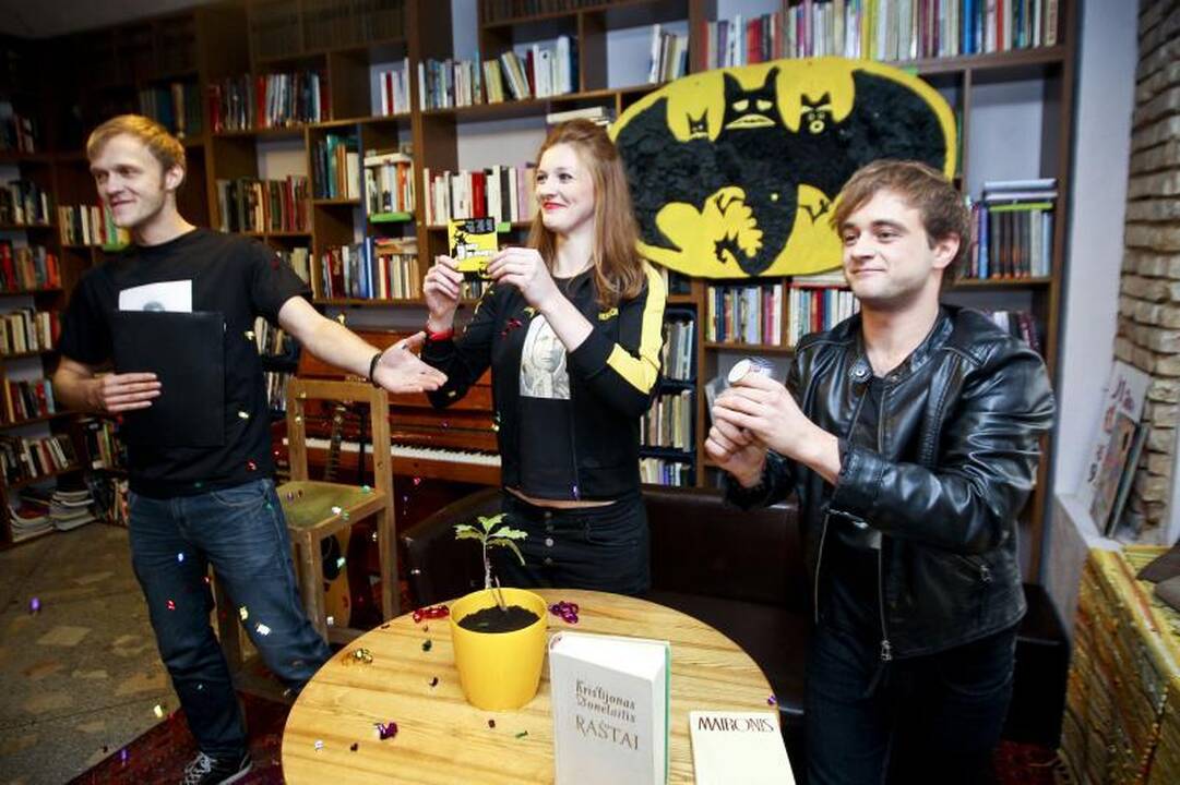 „Liūdni slibinai“ spalvingai pristatė savo naują albumą
