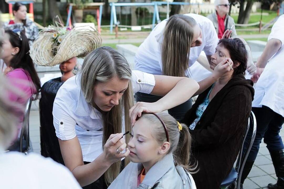 Tūkstančio stalų šventėje poilsiautojų antplūdžio nesulaukta