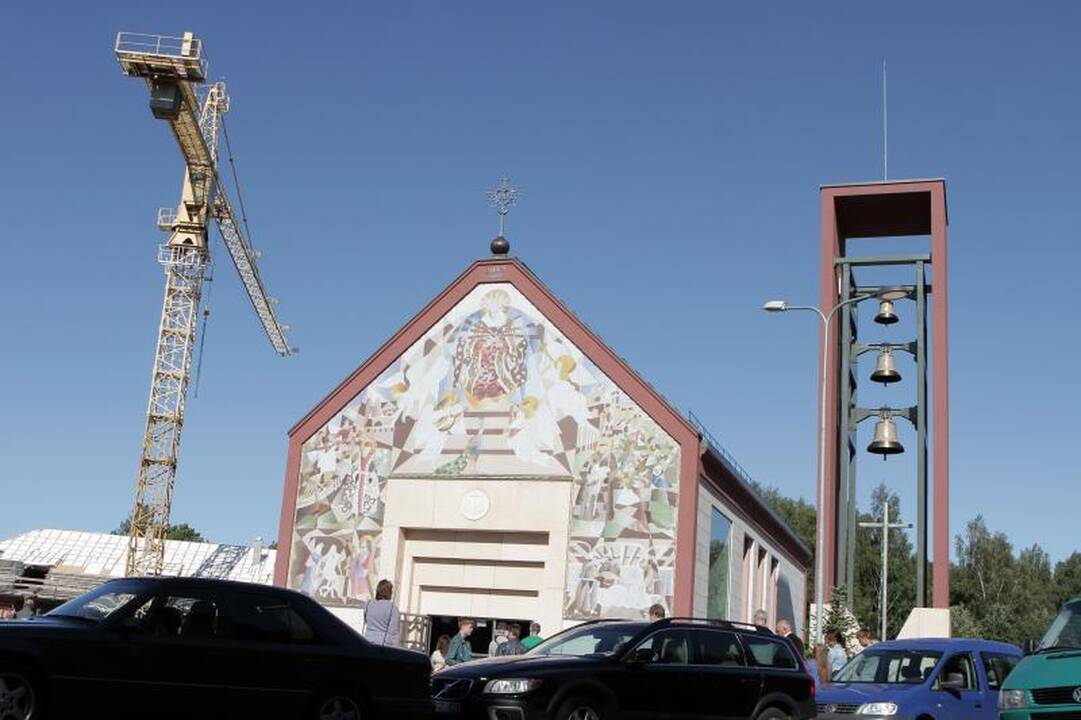 Klaipėdoje vyskupas pašventino onkologijos centro bažnyčią