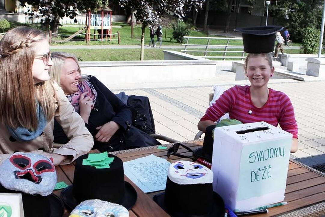 Tūkstančio stalų šventėje poilsiautojų antplūdžio nesulaukta