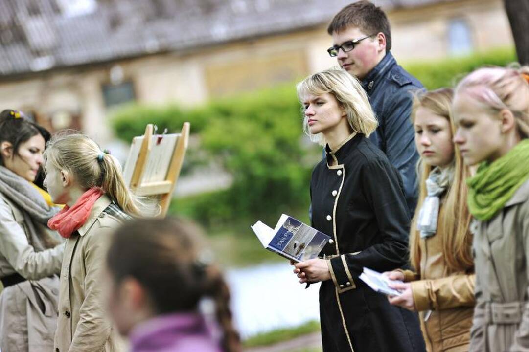 Jaunos autorės knygą pristatė romantiškoje aplinkoje 