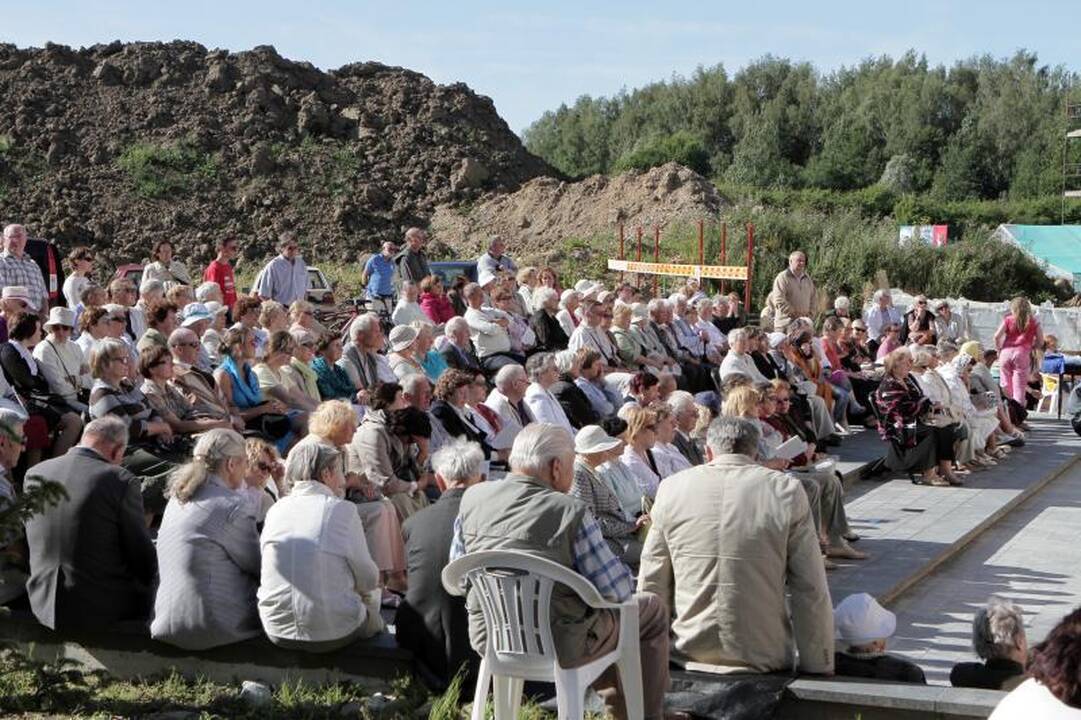 Klaipėdoje vyskupas pašventino onkologijos centro bažnyčią
