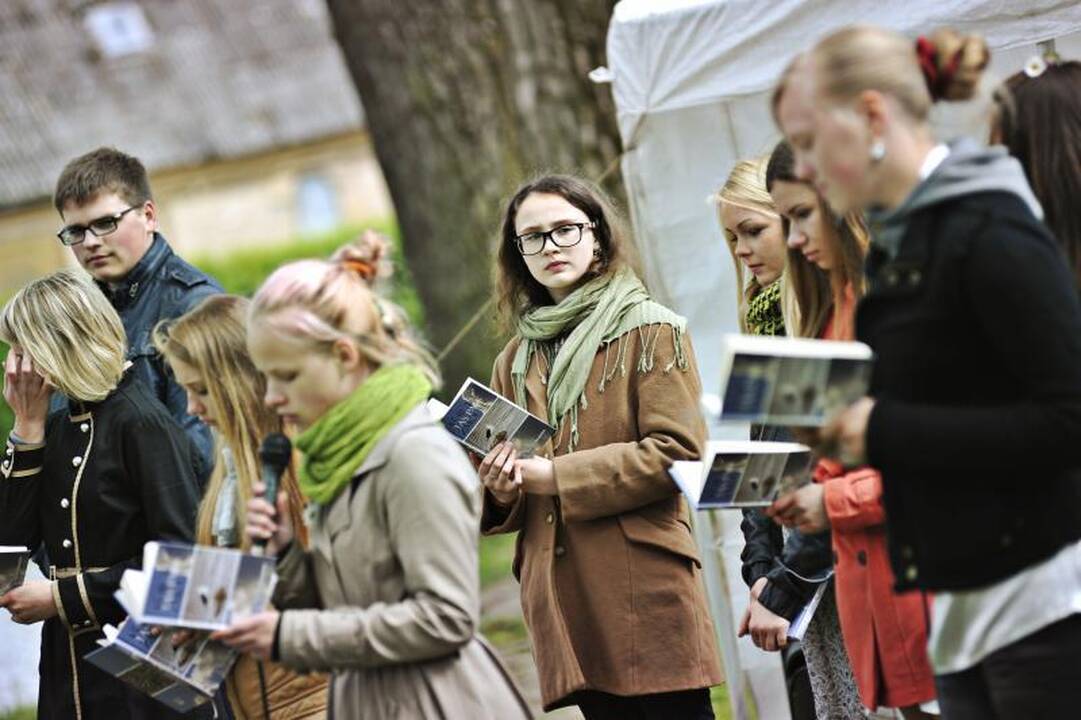 Jaunos autorės knygą pristatė romantiškoje aplinkoje 