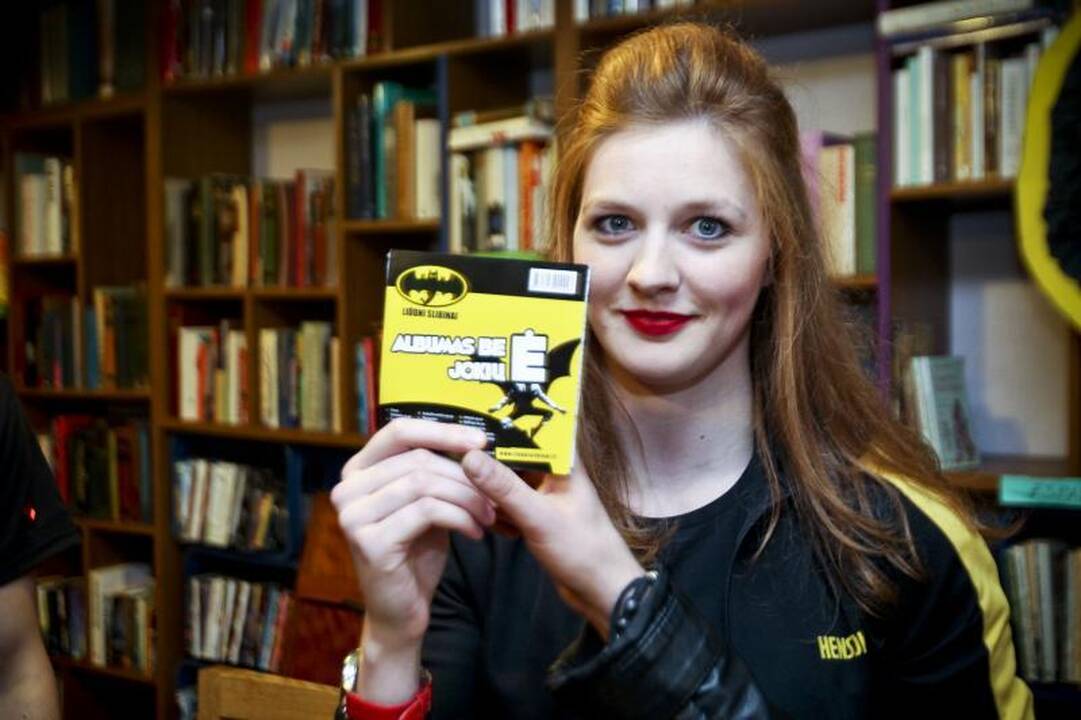 „Liūdni slibinai“ spalvingai pristatė savo naują albumą