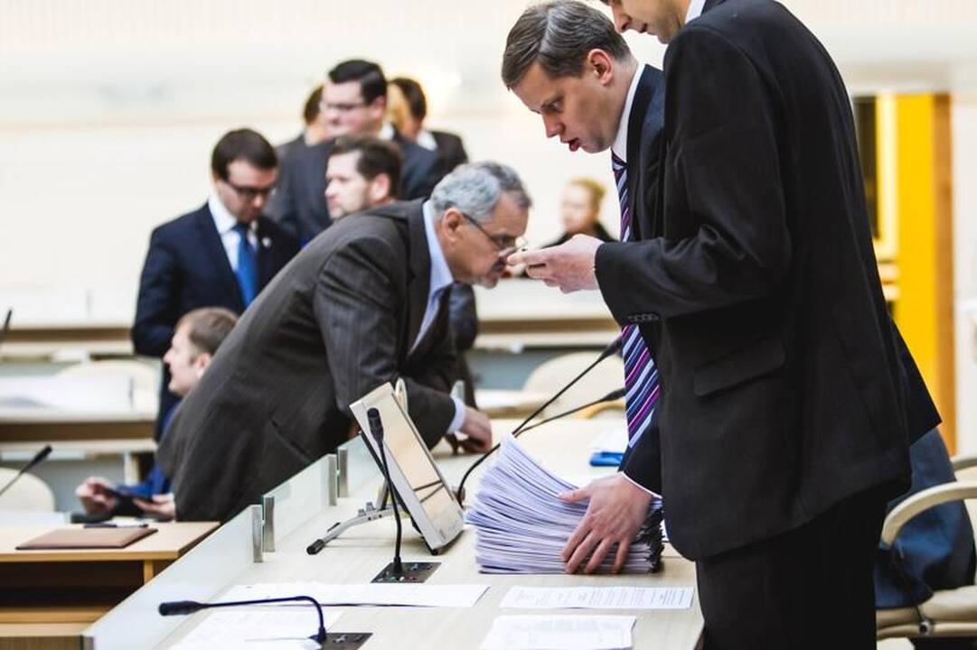 Kauno miesto taryboje prisiekė I. Matijošaitienę pakeitęs B. Želvys