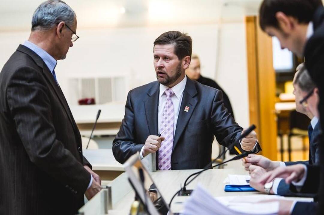 Kauno miesto taryboje prisiekė I. Matijošaitienę pakeitęs B. Želvys