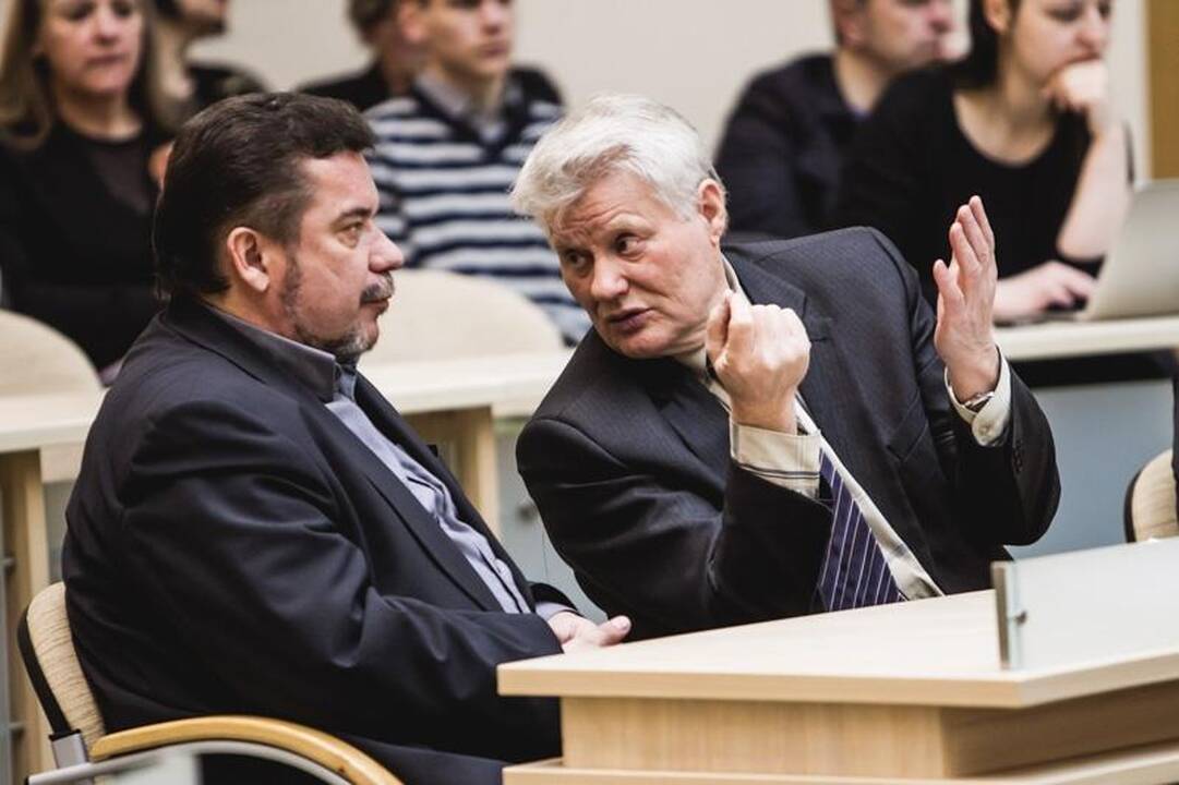 Kauno miesto taryboje prisiekė I. Matijošaitienę pakeitęs B. Želvys