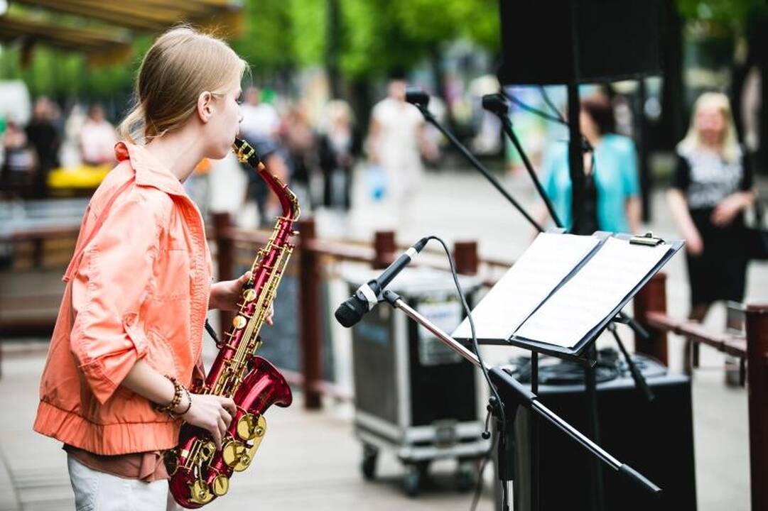 R. Kalantos žūties metinės: skambant roko muzikai vaikai piešė laisvę