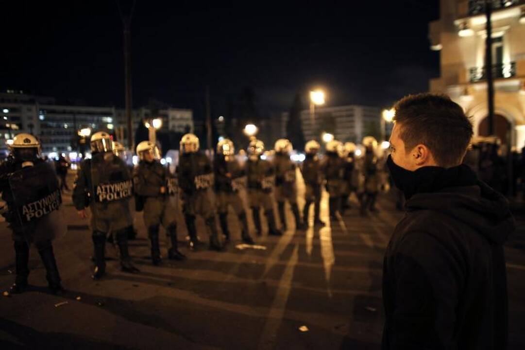 Euro zonos finansų vadovų susitikimo išvakarėse - protestai Graikijoje