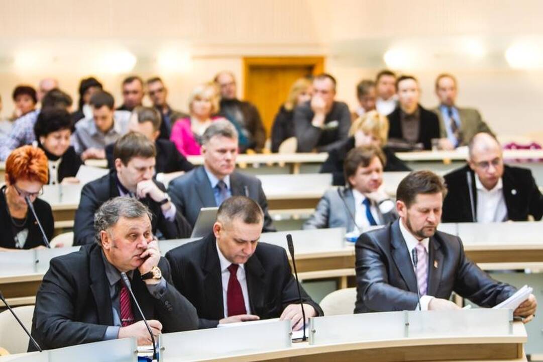 Kauno miesto taryboje prisiekė I. Matijošaitienę pakeitęs B. Želvys