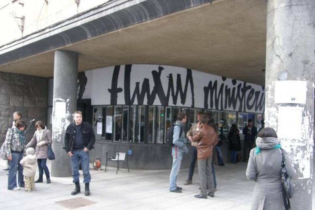 Sostinėje darbą pradeda “Fluxus” ministerija (papildyta)