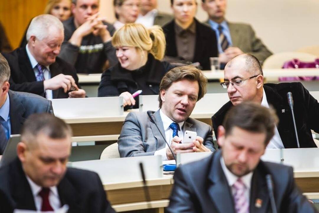 Kauno miesto taryboje prisiekė I. Matijošaitienę pakeitęs B. Želvys