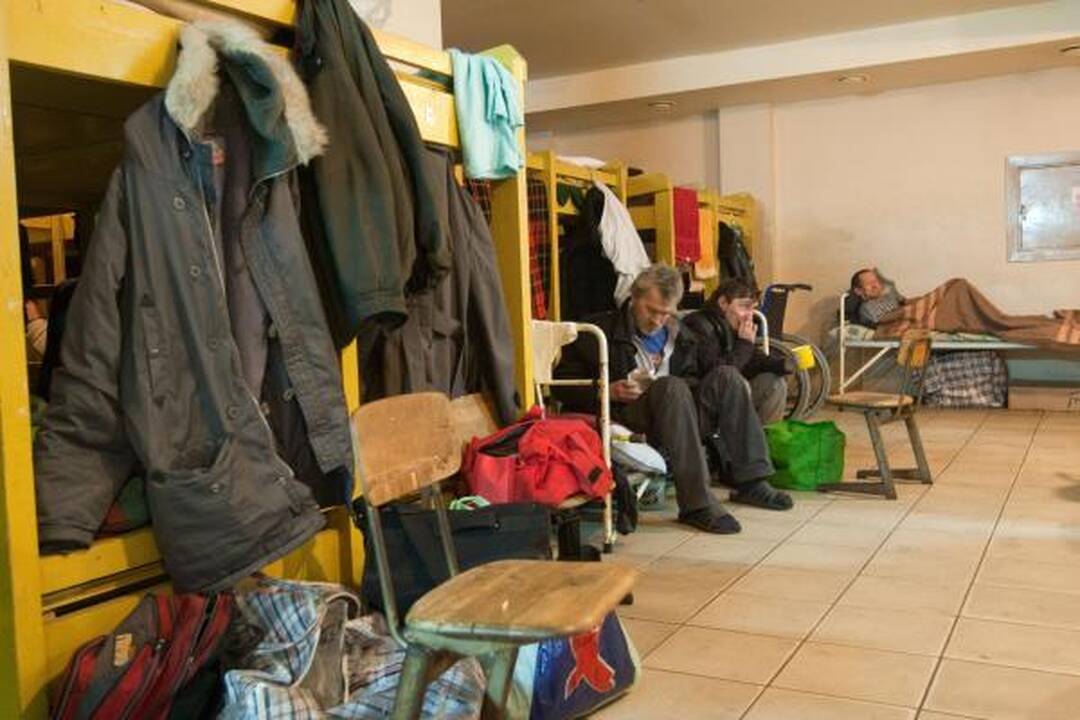 Į Vilniaus nakvynės namus praėjusią naktį plūdo benamiai