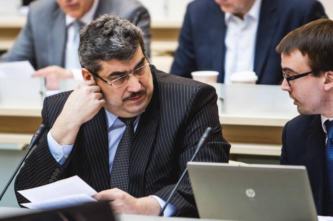 Kauno miesto taryboje prisiekė I. Matijošaitienę pakeitęs B. Želvys