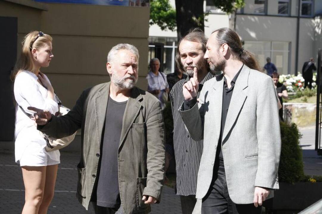 Rašytojas R.Černiauskas išlydėtas amžinybėn
