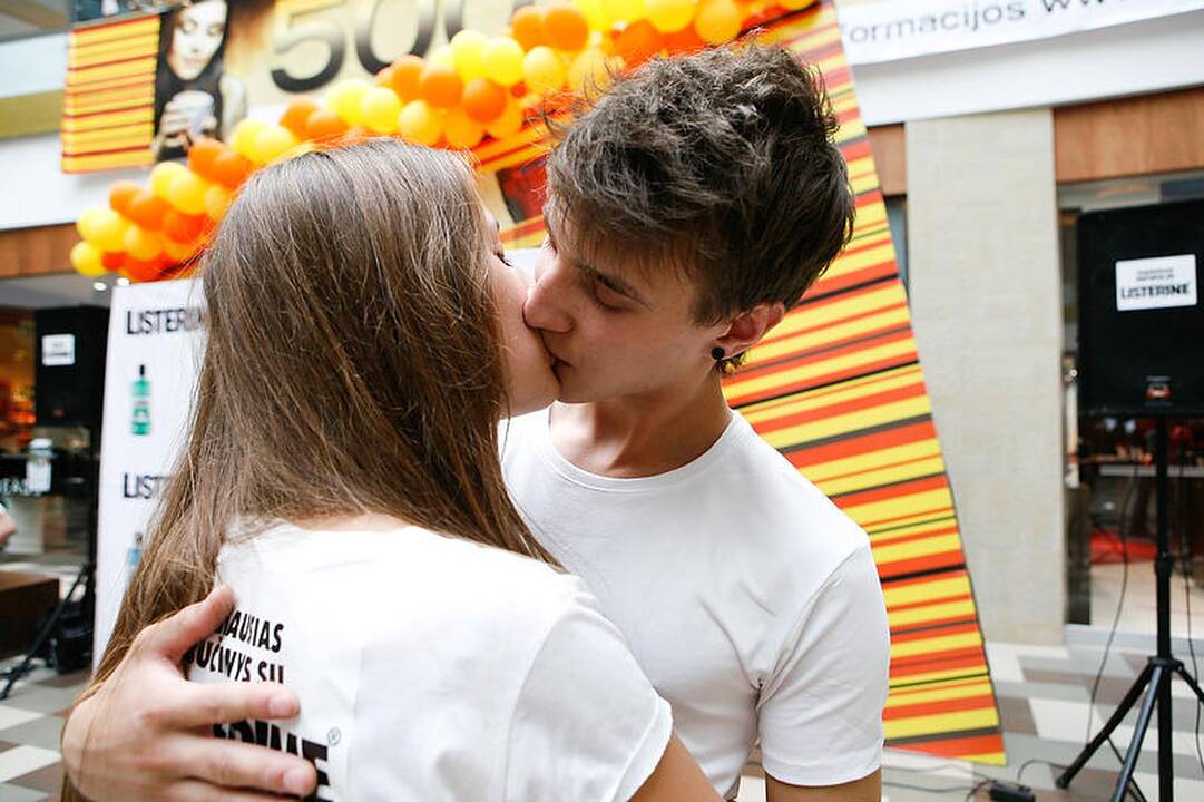 Šv. Valentino dieną Vilniuje - bučiavimosi varžybos