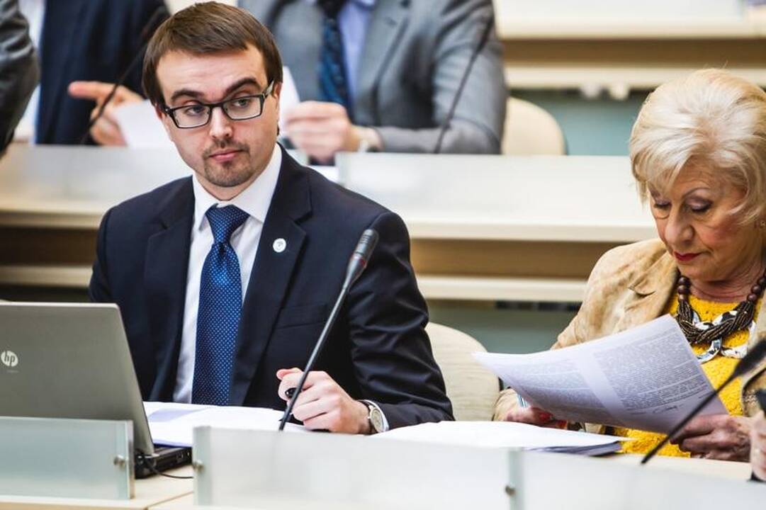 Kauno miesto taryboje prisiekė I. Matijošaitienę pakeitęs B. Želvys