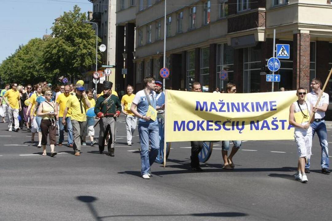 Politikai šventė laisvę nuo mokesčių