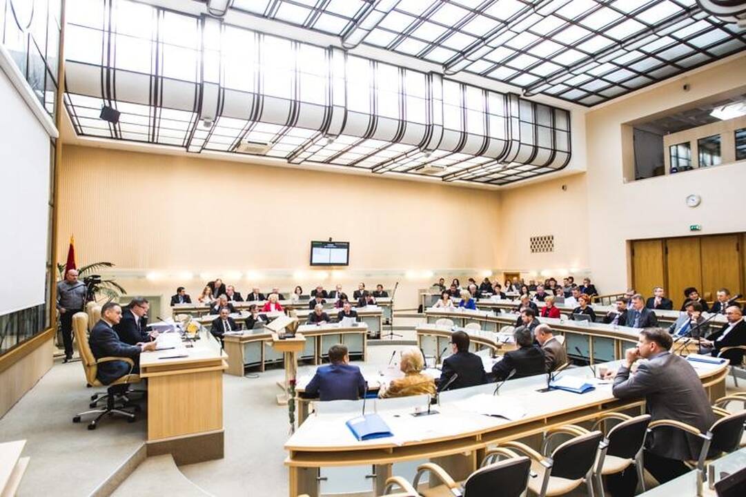 Kauno miesto taryboje prisiekė I. Matijošaitienę pakeitęs B. Želvys