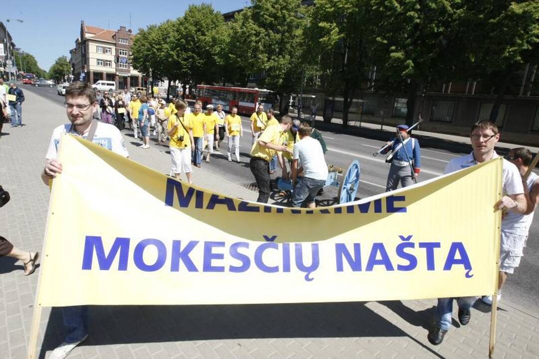 Politikai šventė laisvę nuo mokesčių