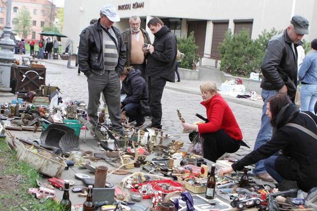 Blusų turguje pardavinėjo ir bombą