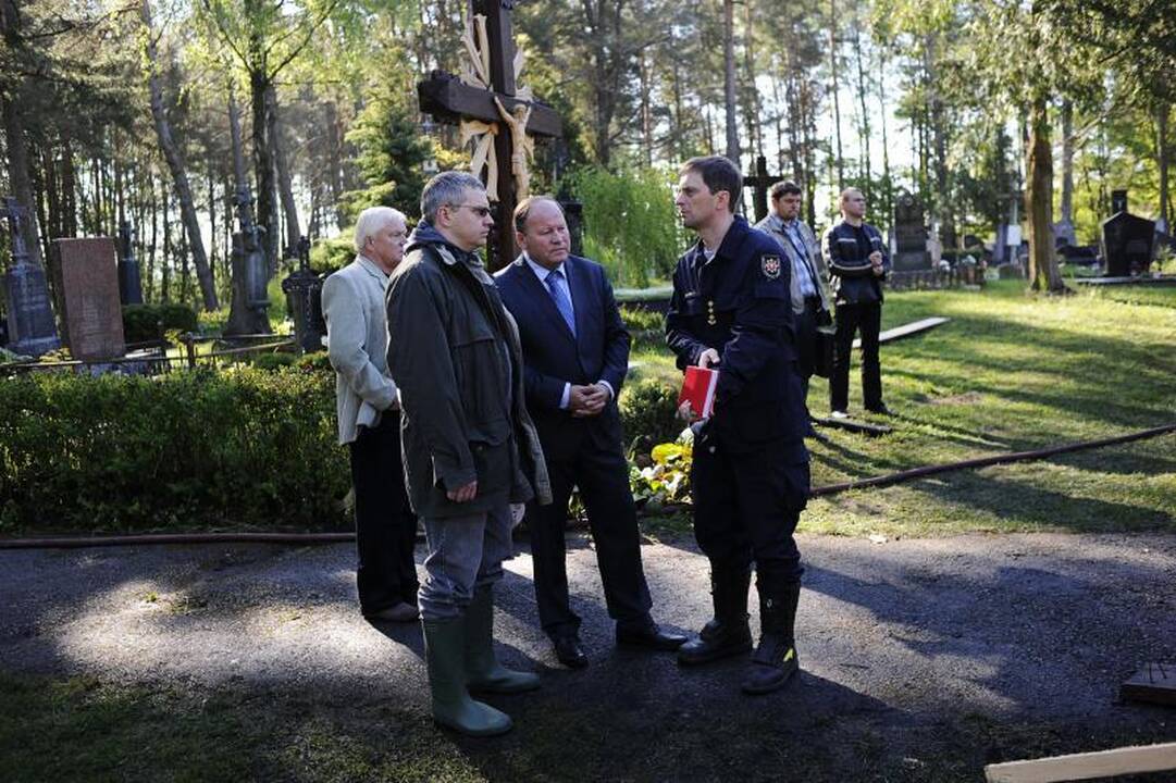 Paštuvos bažnyčios gaisras: gyventojai rauda ir ieško kaltininkų