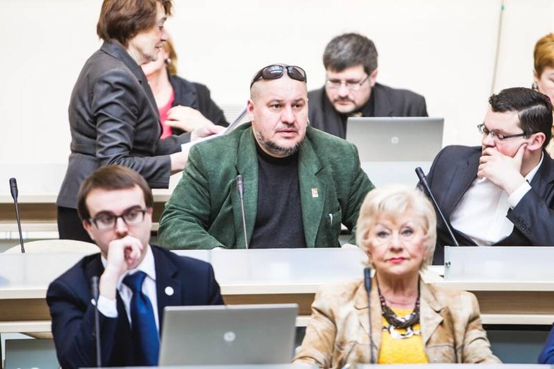 Kauno miesto taryboje prisiekė I. Matijošaitienę pakeitęs B. Želvys