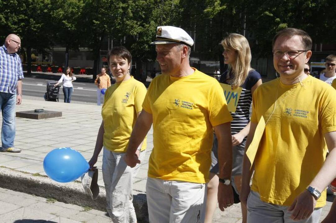 Politikai šventė laisvę nuo mokesčių