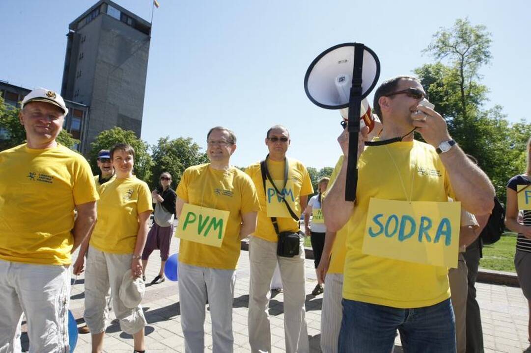 Politikai šventė laisvę nuo mokesčių