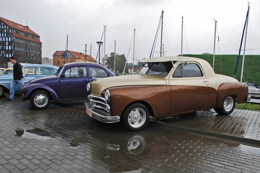 Senoviniai automobiliai Klaipėdoje palydėjo vasarą