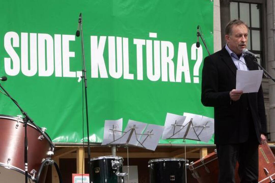 Prie Seimo menininkai klausė: „Sudie, kultūra?“ (papildyta 17:41)