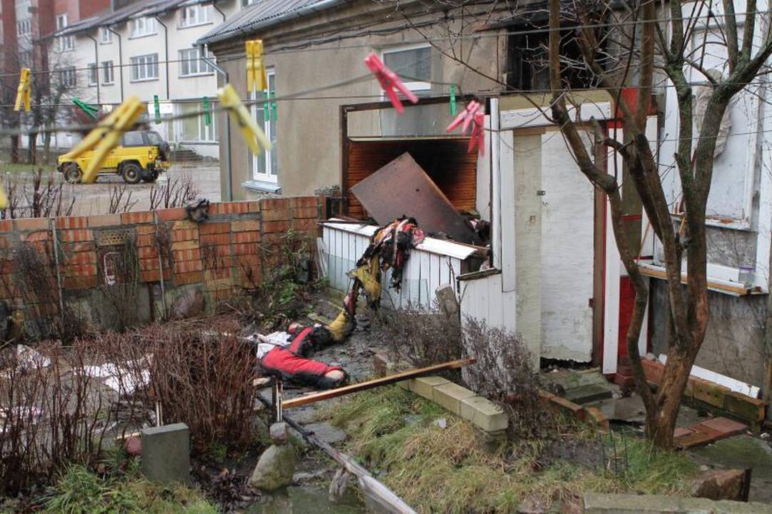 Uostamiesčio Kretingos gatvėje gaisras nusiaubė butą