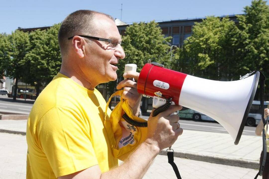 Politikai šventė laisvę nuo mokesčių