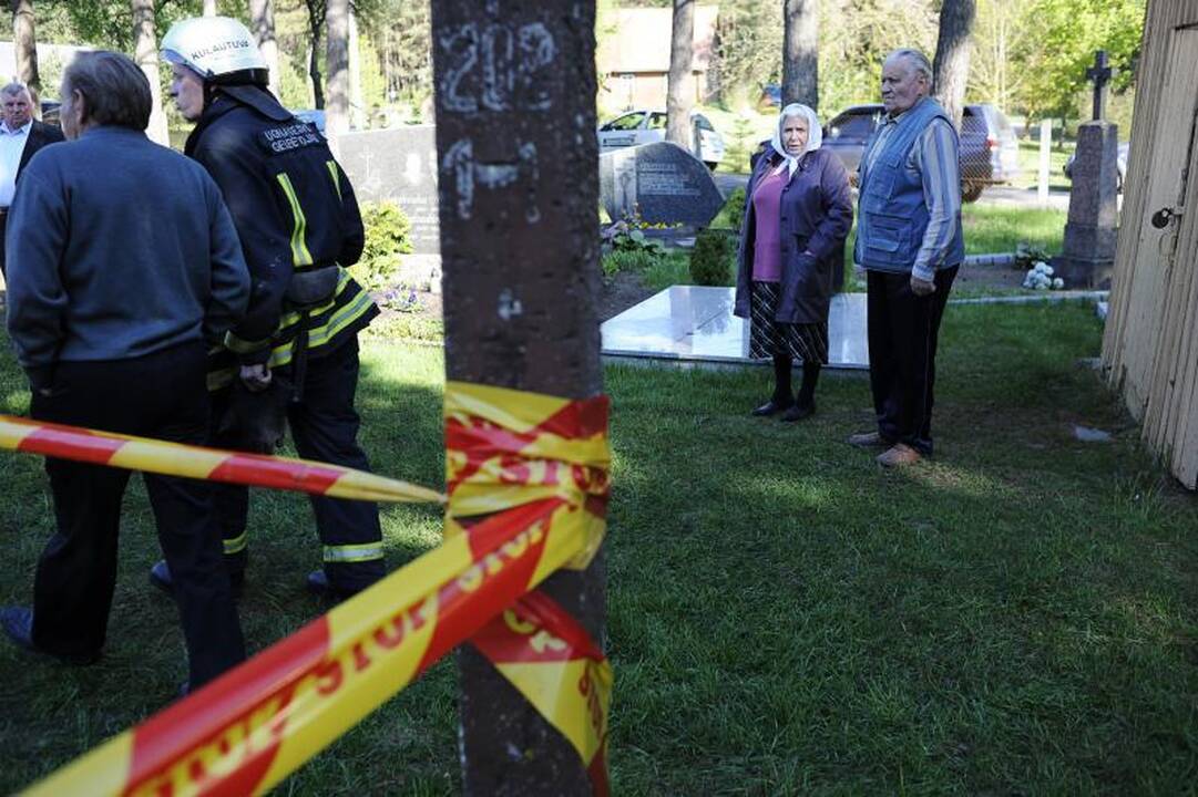 Paštuvos bažnyčios gaisras: gyventojai rauda ir ieško kaltininkų