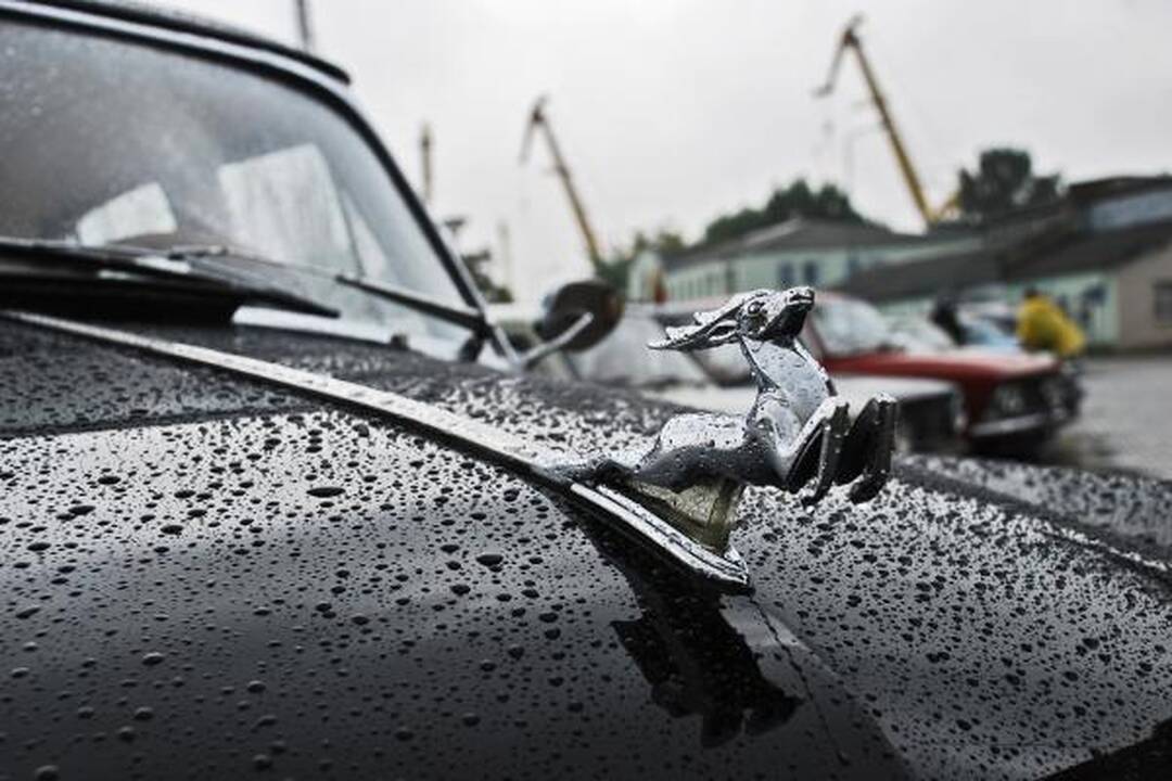 Senoviniai automobiliai Klaipėdoje palydėjo vasarą