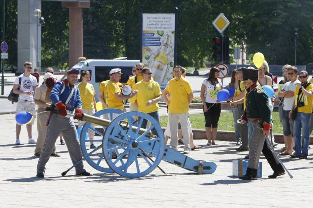 Politikai šventė laisvę nuo mokesčių